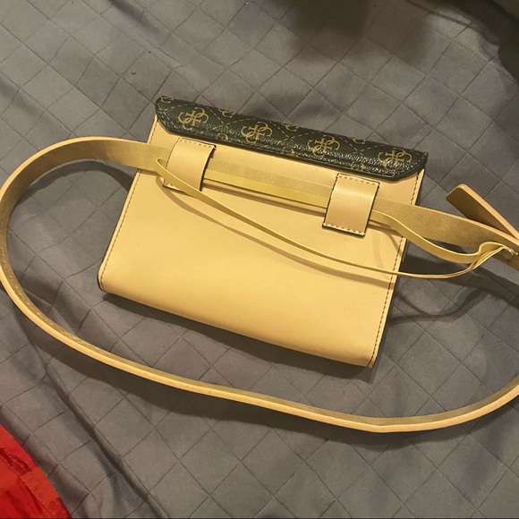 Guess belt bag - never worn bought brand new - Picture 2 of 3